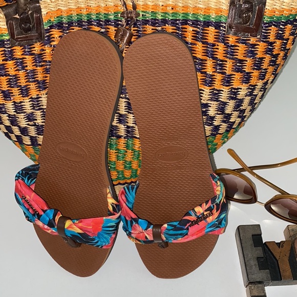 🇧🇷havaianas Women’s ‘You St. Tropez’ Sandals in Tropical Print - Picture 5 of 8